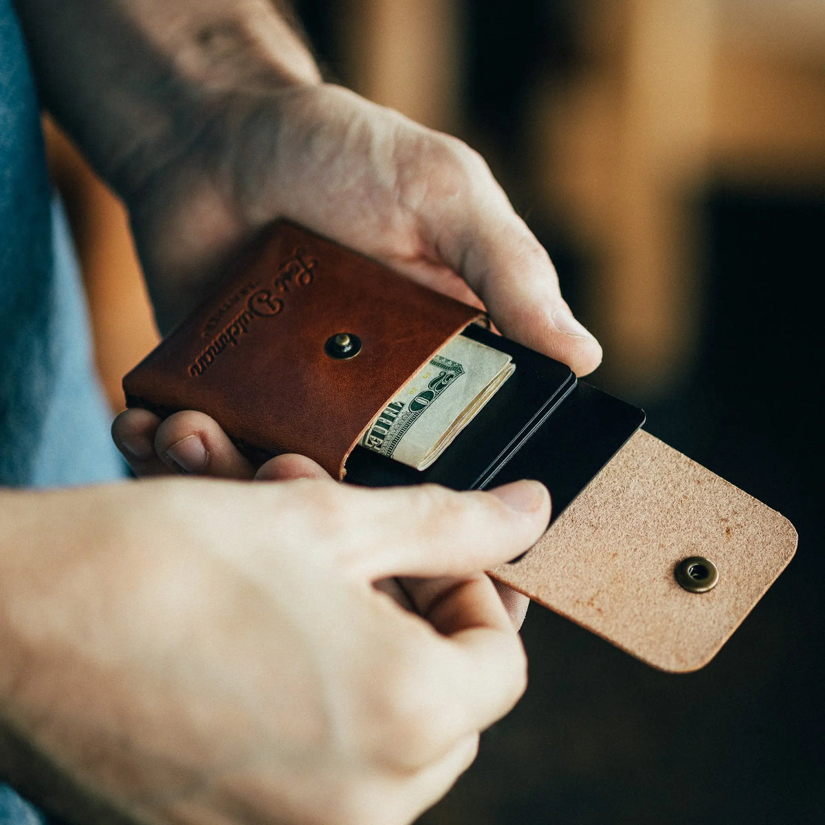 The Snap Finn – Brown Lost Dutchman Leather