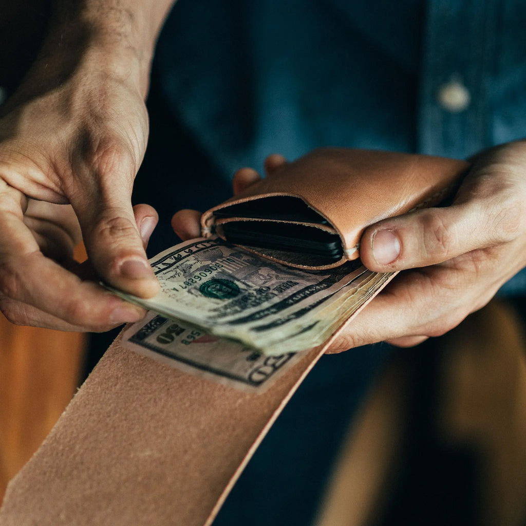 The Cash Finn – Russet Lost Dutchman Leather