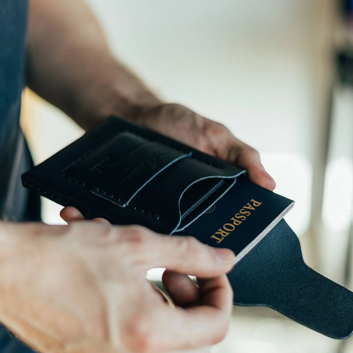 The Huckleberry (standard) – Black Lost Dutchman Leather