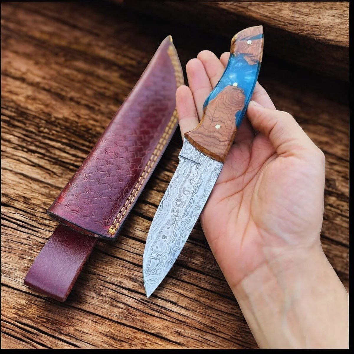 Handmade Damascus Hunting Knife – Rosewood & Epoxy Resin Damascus Knife Store