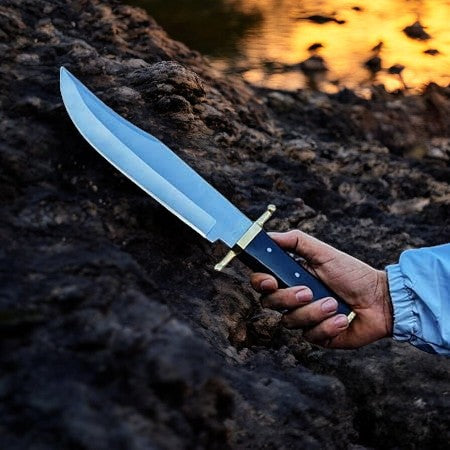 Handmade Bowie Knife – D2 Steel Blade & Buffalo Horn Handle Damascus Knife Store