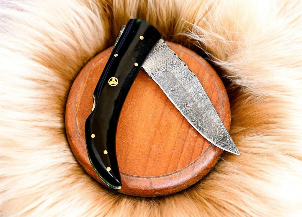 Handmade Damascus Steel Pocket Knife with Buffalo Horn Damascus Knife Store