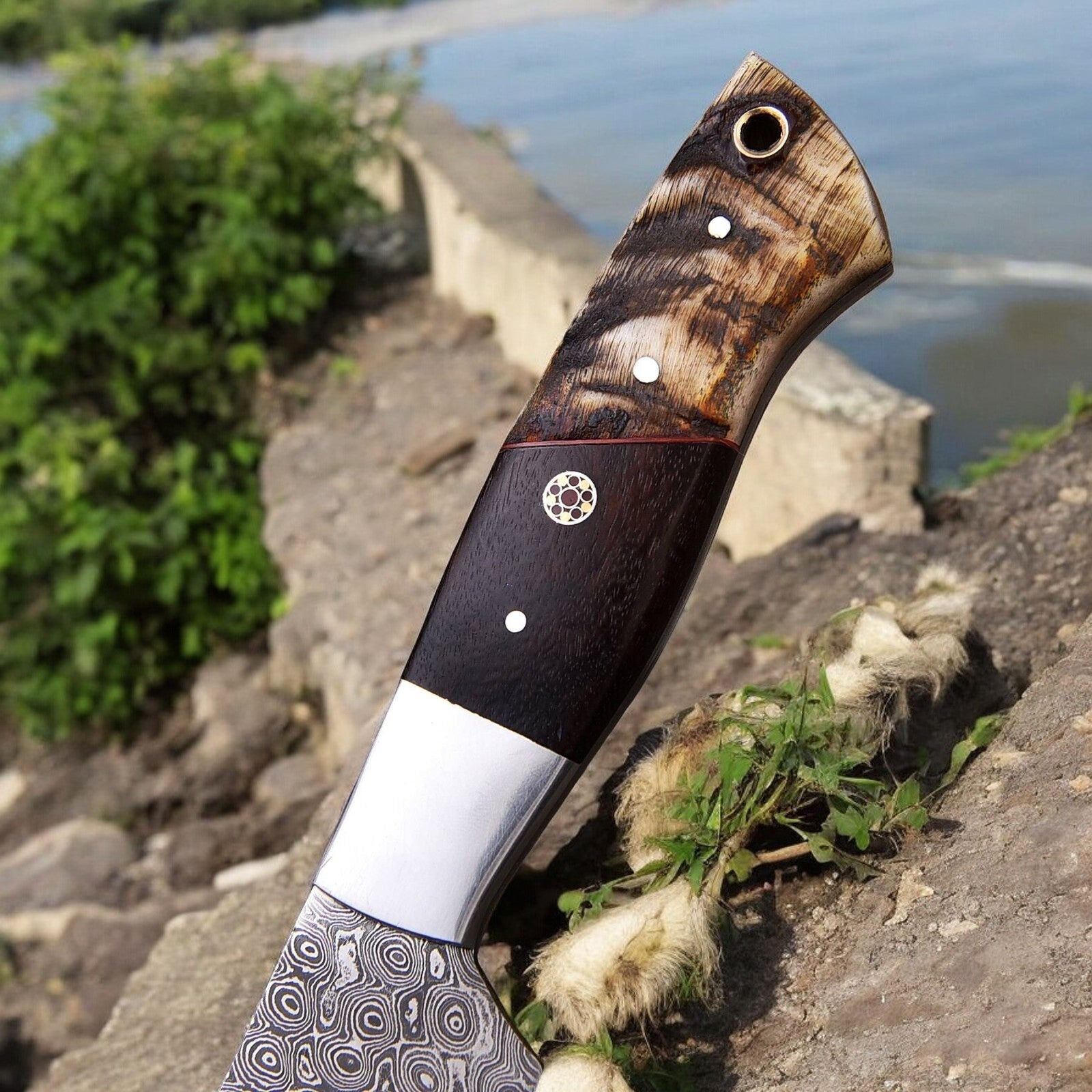 Handmade Damascus Hunting Knife | Sheep Horn & Rosewood Damascus Knife Store