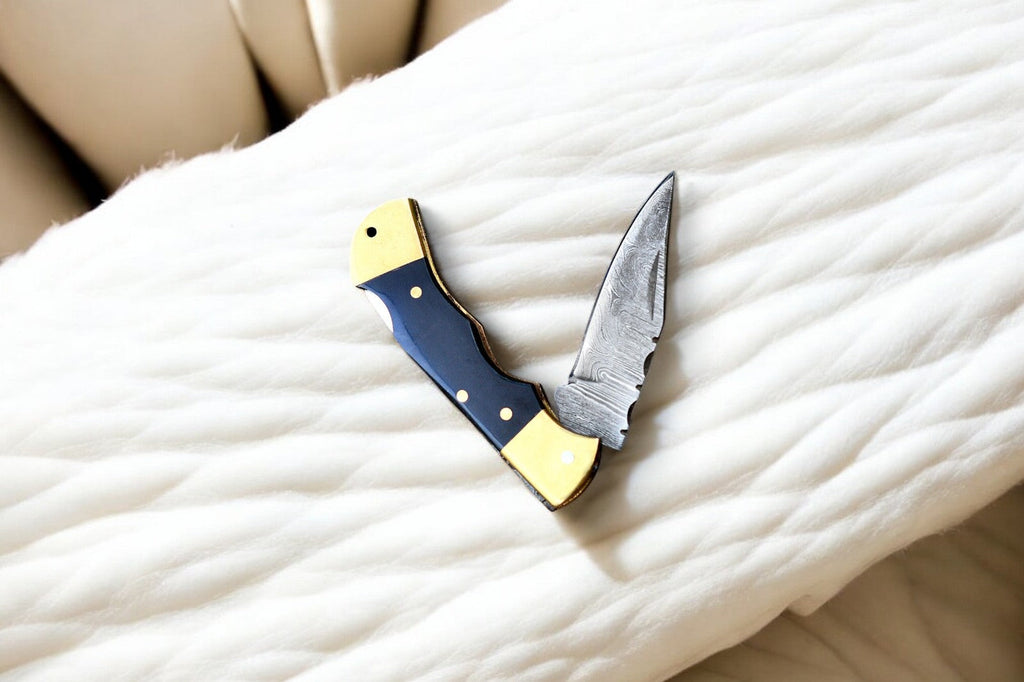 Custom Handmade Damascus Pocket Knife with Buffalo Horn Damascus Knife Store