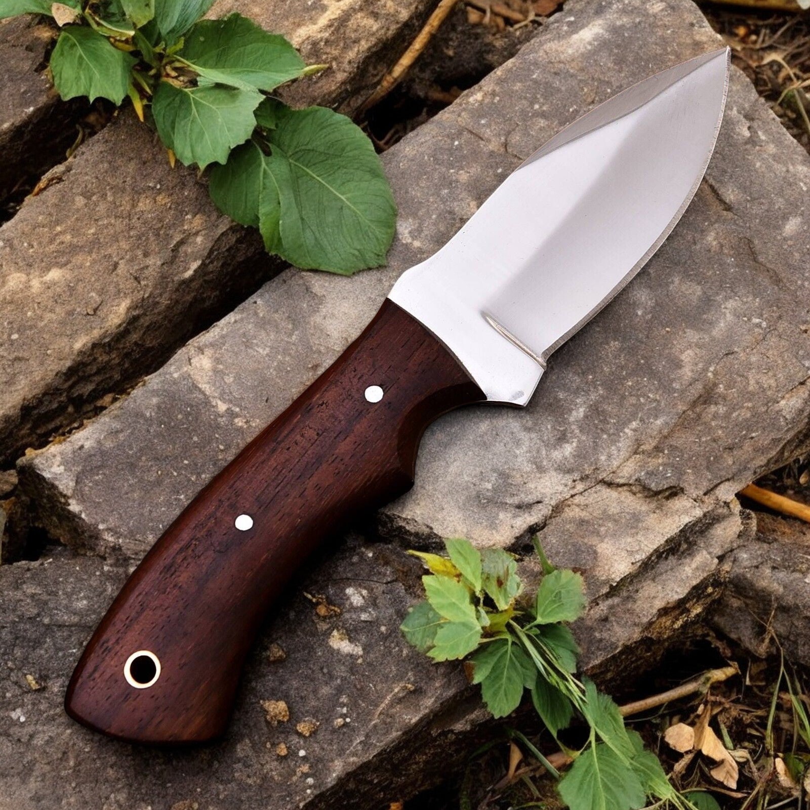 Custom Handmade Hunting Knife – High-Carbon Steel Blade Damascus Knife Store
