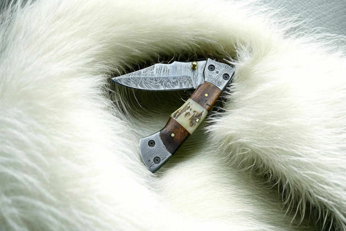 Handmade Damascus Pocket Knife – Rosewood & Antler Horn Damascus Knife Store