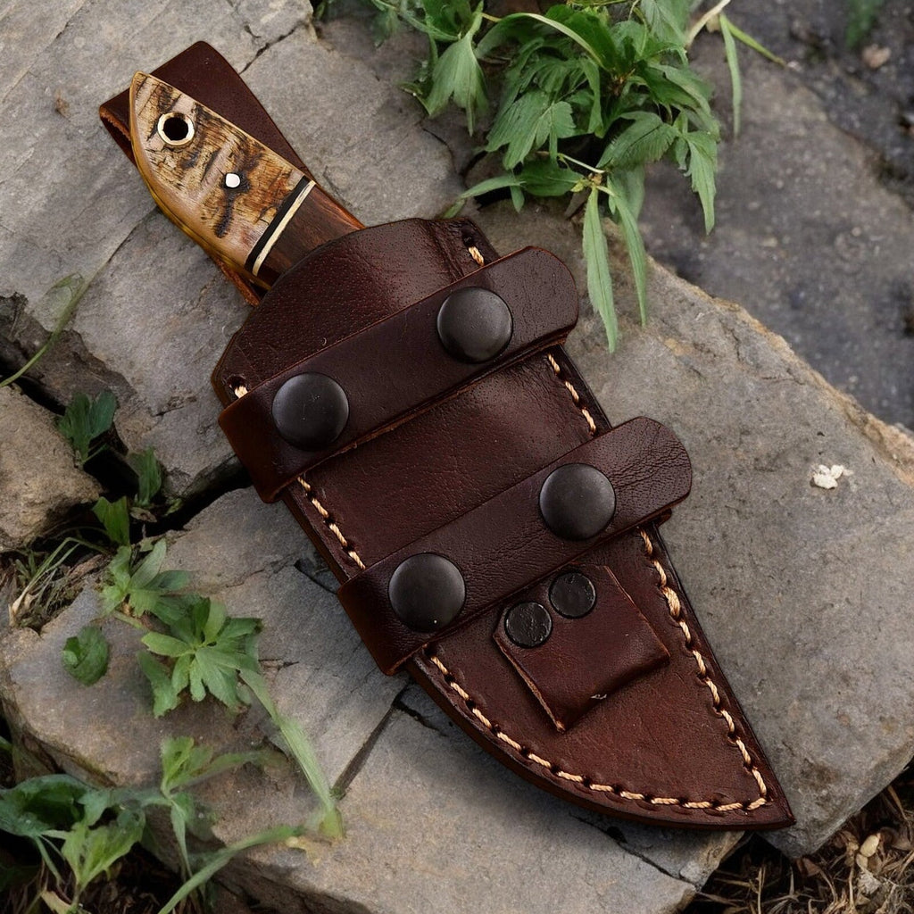 Handmade High-Carbon Steel Hunting Knife – 8" with Sheath Damascus Knife Store